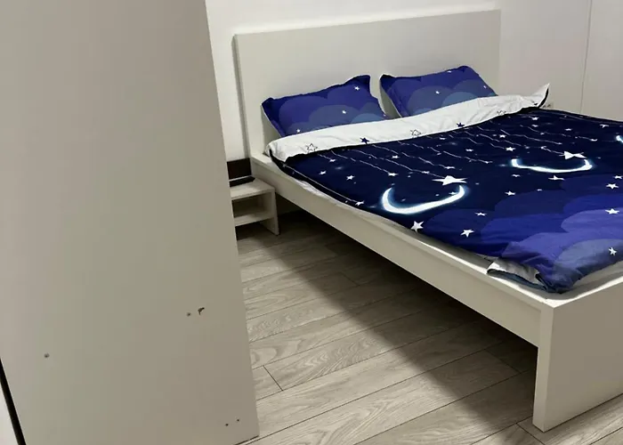 Wild Nest King Size Bed *