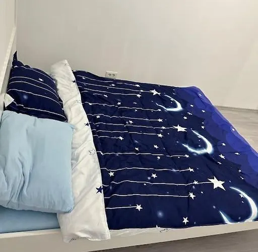Wild Nest King Size Bed Apartment Bucharest