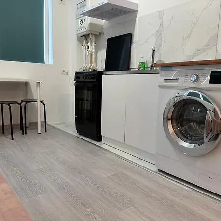 Wild Nest King Size Bed Apartment *