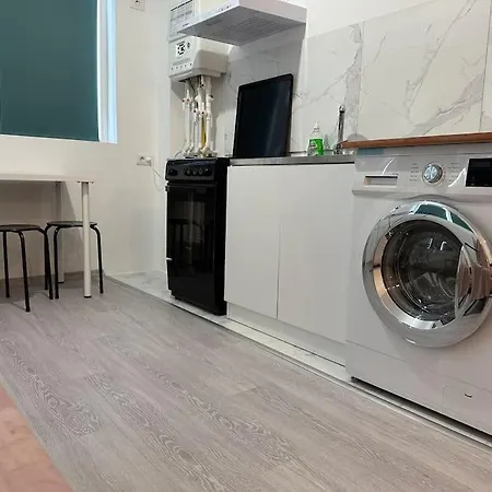Wild Nest King Size Bed Apartment *