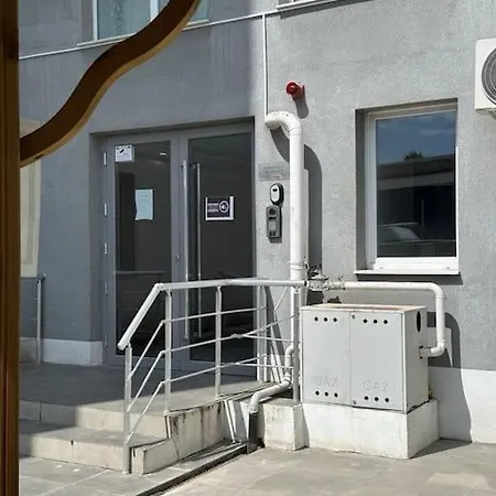 Wild Nest King Size Bed Bükreş