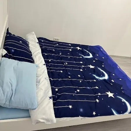 Wild Nest King Size Bed Apartment Bucharest