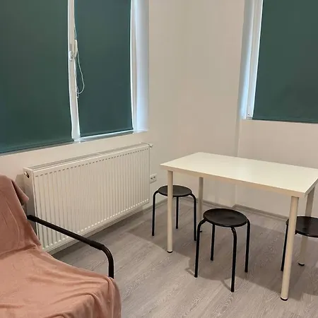 Wild Nest King Size Bed Apartment