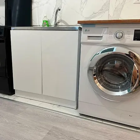 Wild Nest King Size Bed Бухарест