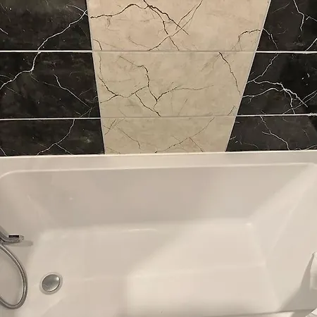 Апартаменты Wild Nest King Size Bed Бухарест